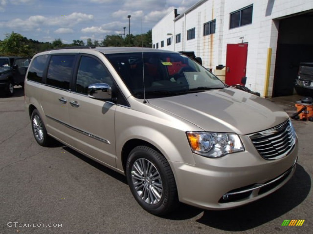 Cashmere Pearl 2014 Chrysler Town & Country Touring-L Exterior Photo #84692141