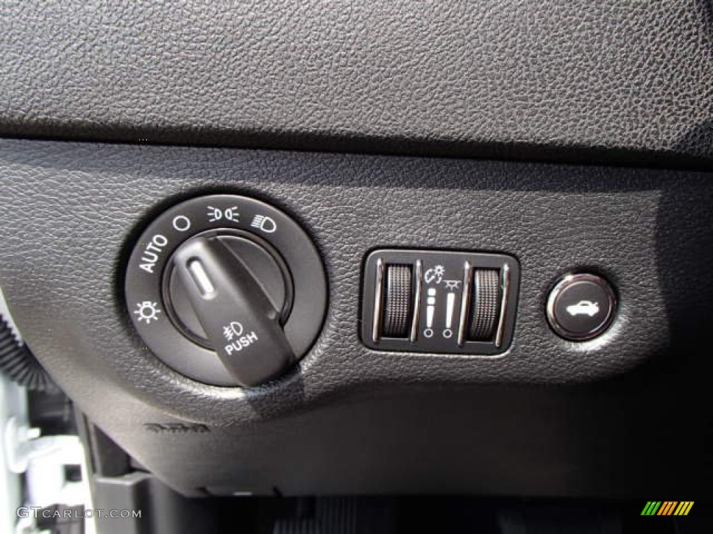 2014 Dodge Charger SXT Plus AWD Controls Photo #84694316