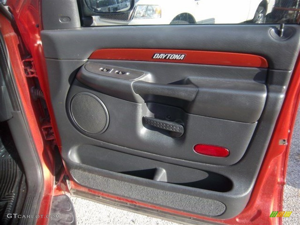 2005 Ram 1500 SLT Daytona Quad Cab - Go ManGo! / Dark Slate Gray photo #12
