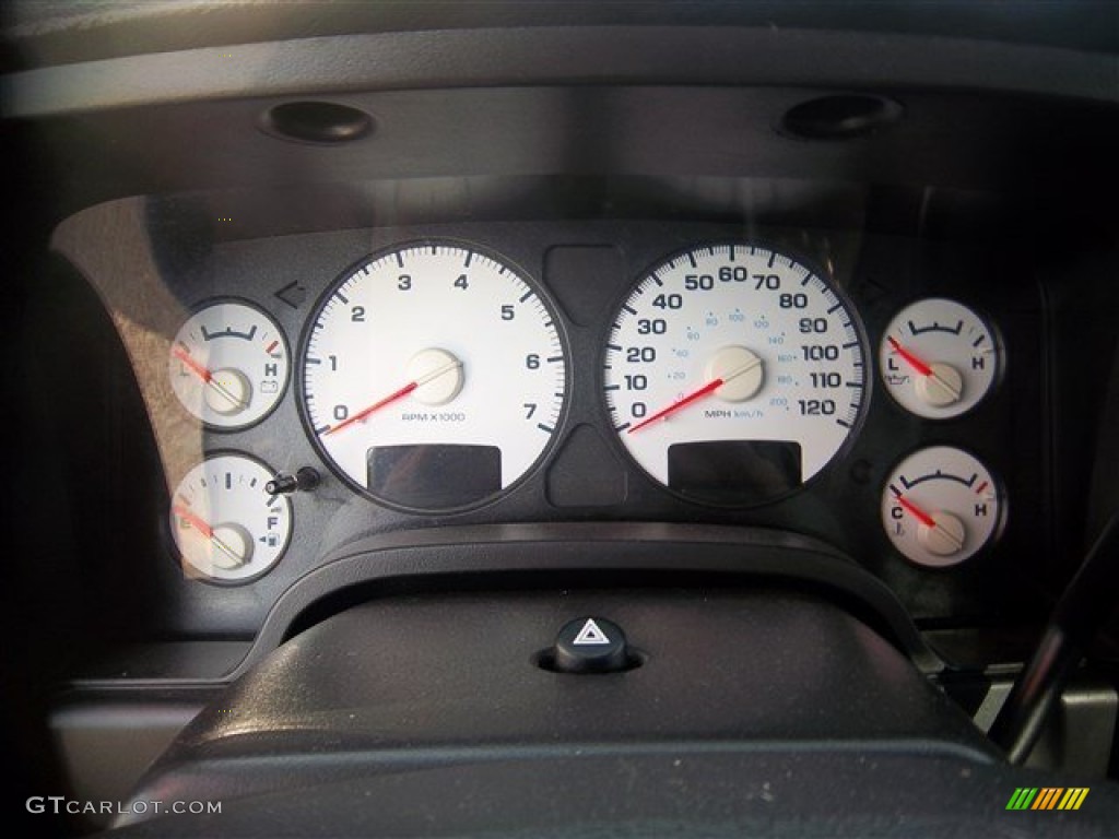 2005 Ram 1500 SLT Daytona Quad Cab - Go ManGo! / Dark Slate Gray photo #16