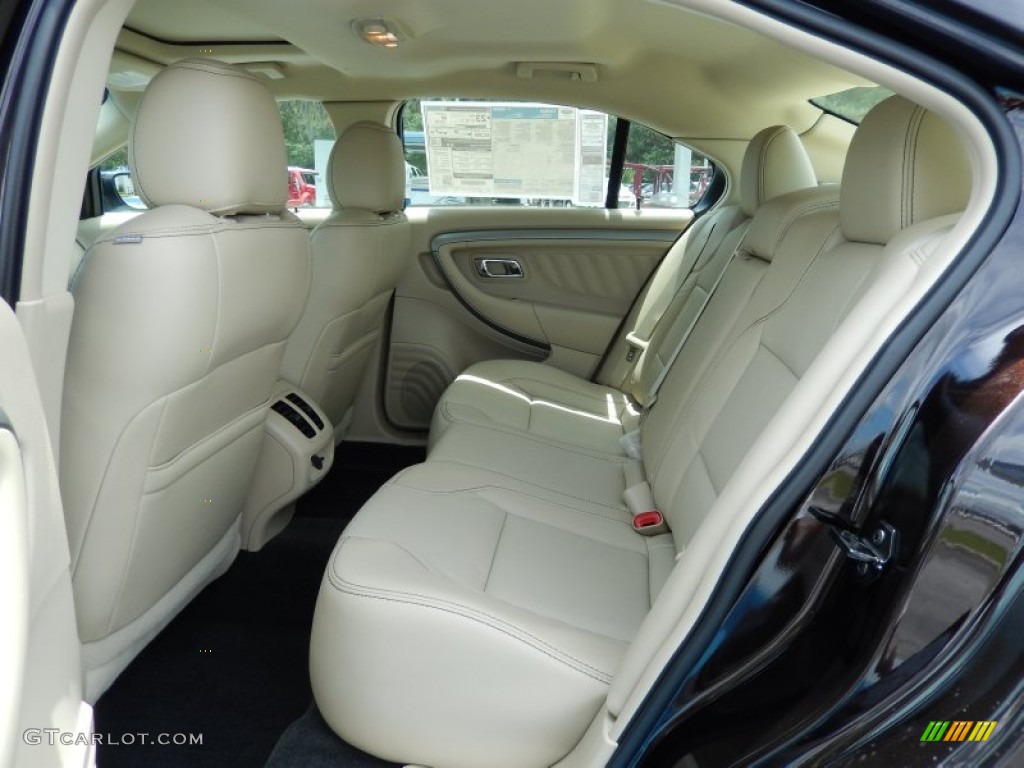 2014 Ford Taurus SEL Rear Seat Photo #84696746