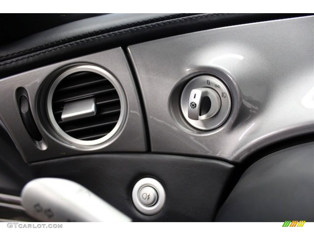 2001 BMW Z8 Roadster Controls Photo #84699650