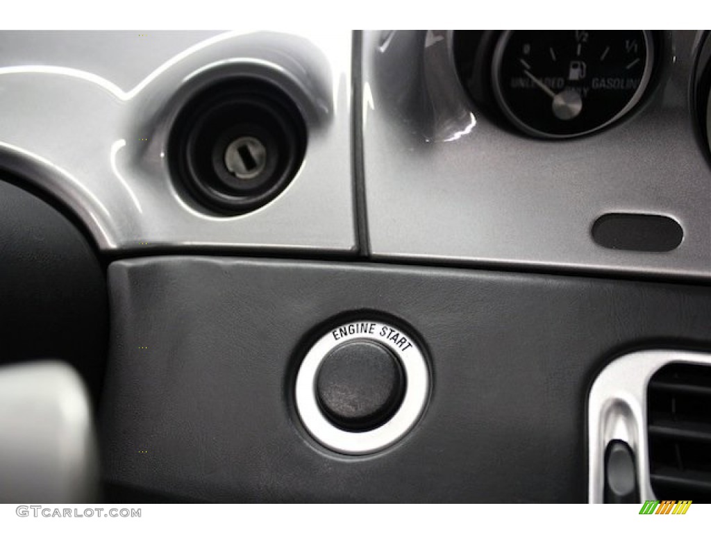 2001 BMW Z8 Roadster Controls Photo #84699668