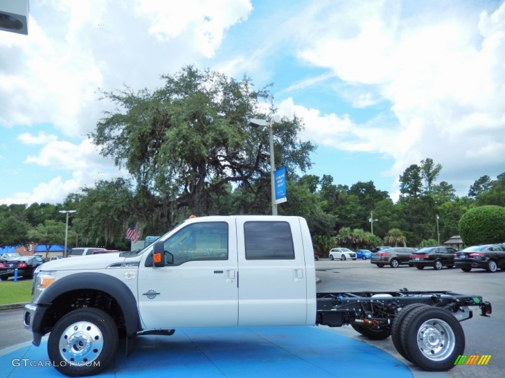 Oxford White 2014 Ford F450 Super Duty Lariat Crew Cab 4x4 Chassis Exterior Photo #84699800
