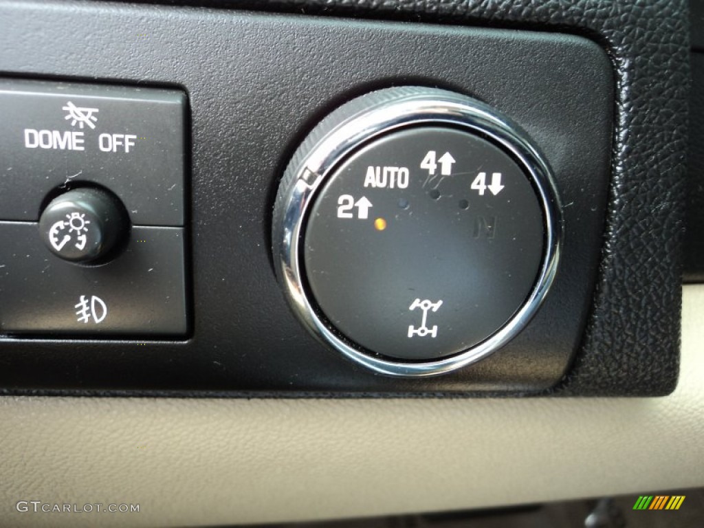 2008 Chevrolet Suburban 1500 LTZ 4x4 Controls Photo #84700328