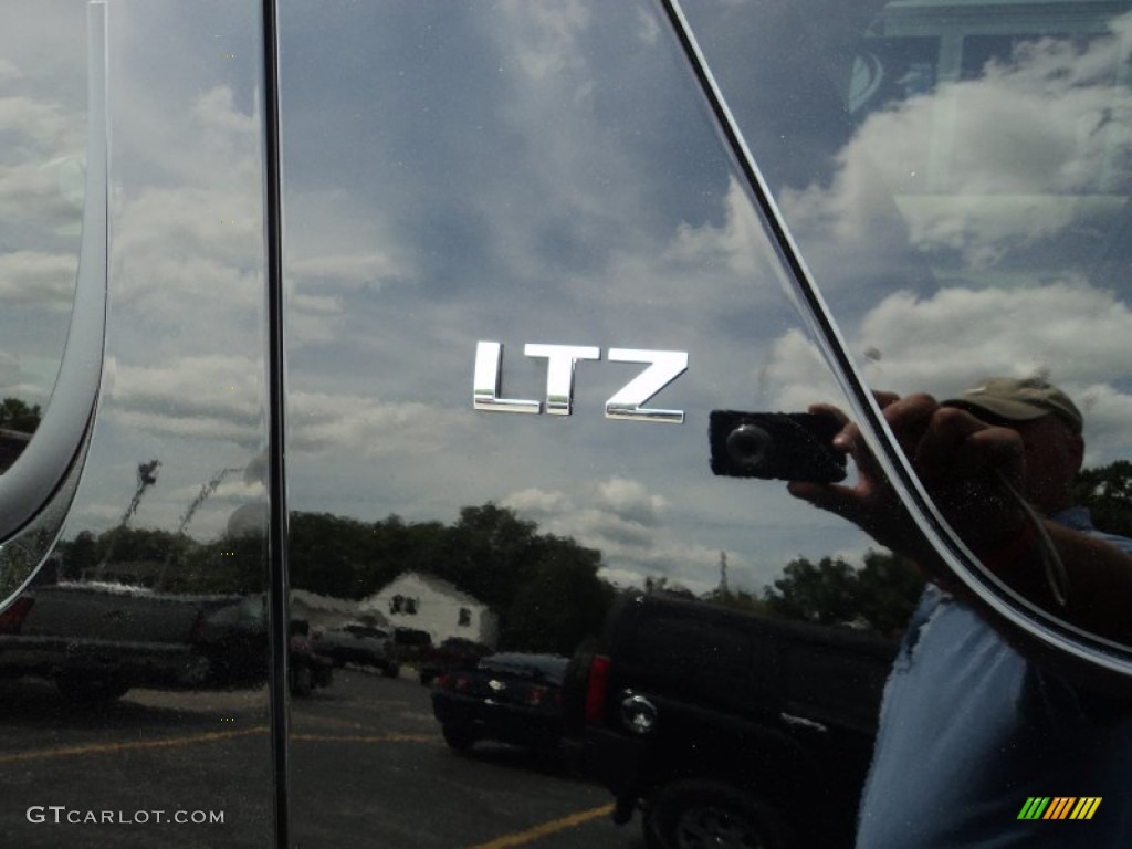 2008 Suburban 1500 LTZ 4x4 - Black / Light Cashmere/Ebony photo #37