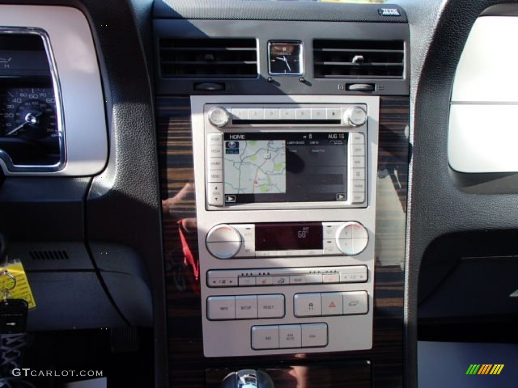 2010 Lincoln Navigator 4x4 Controls Photo #84704810