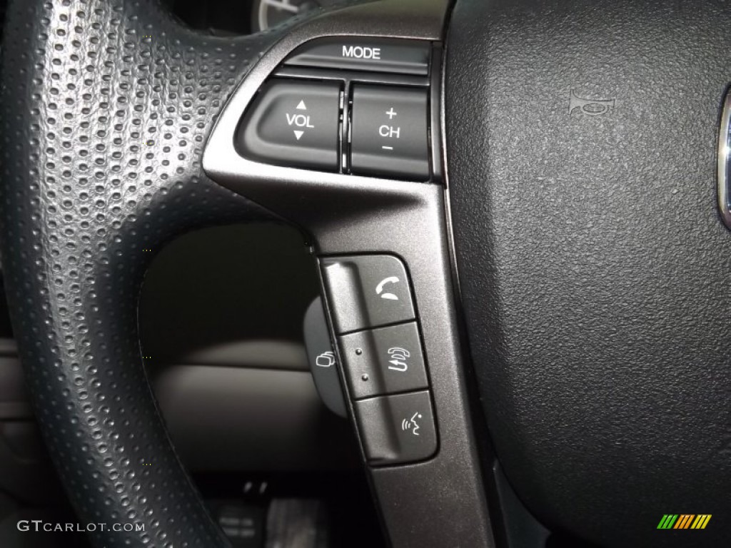 2014 Honda Odyssey EX Controls Photo #84710684