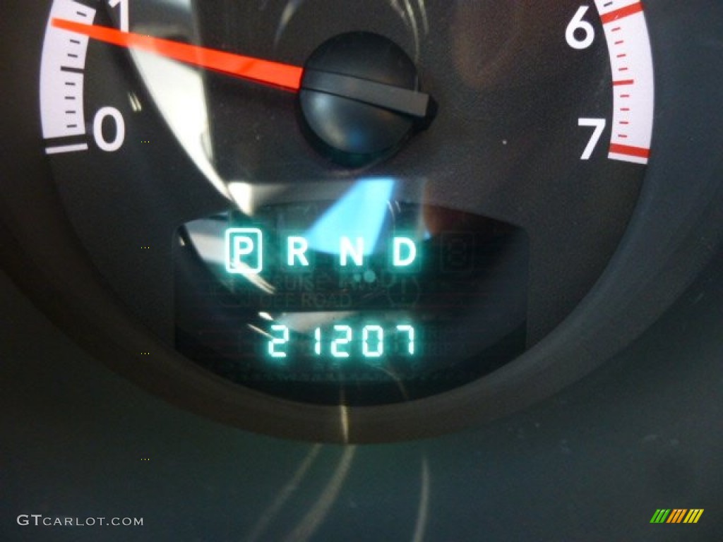 2011 Nitro Heat 4x4 - Blackberry Pearl / Dark Slate Gray photo #20