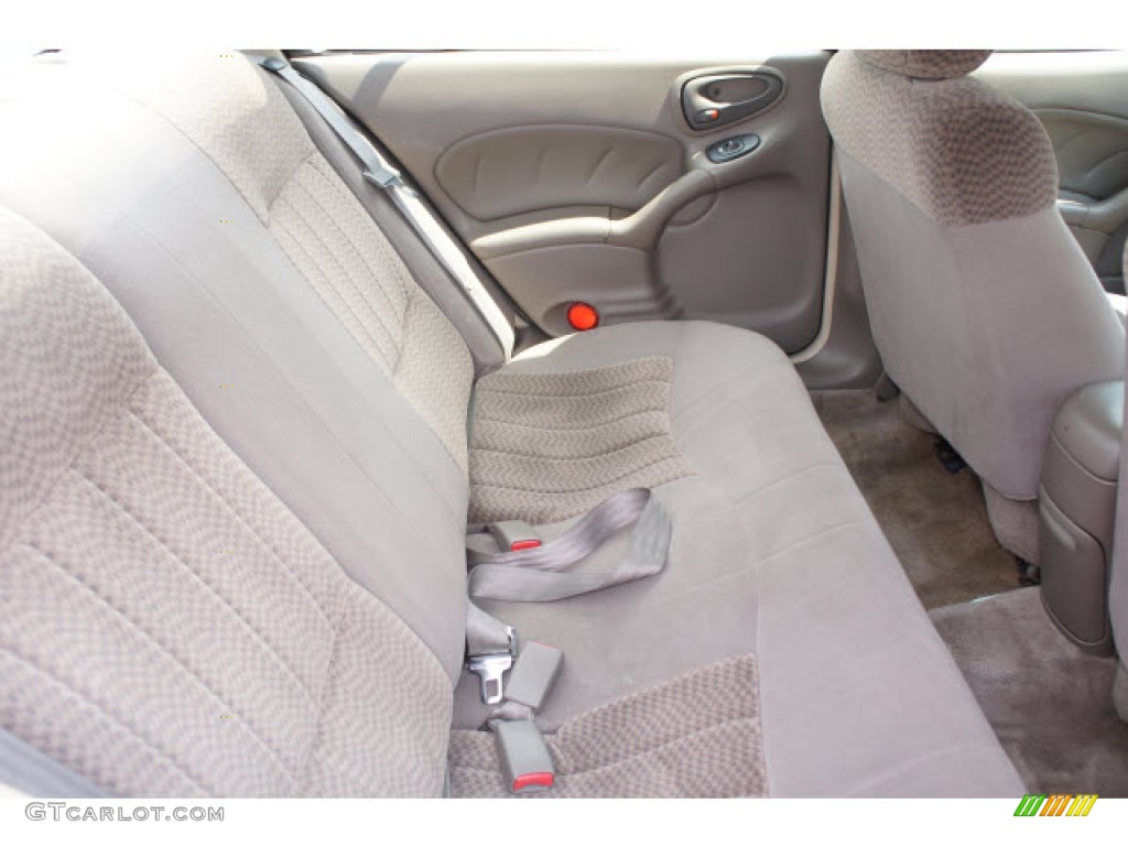 2003 Grand Am SE Sedan - Redfire Metallic / Dark Taupe photo #6