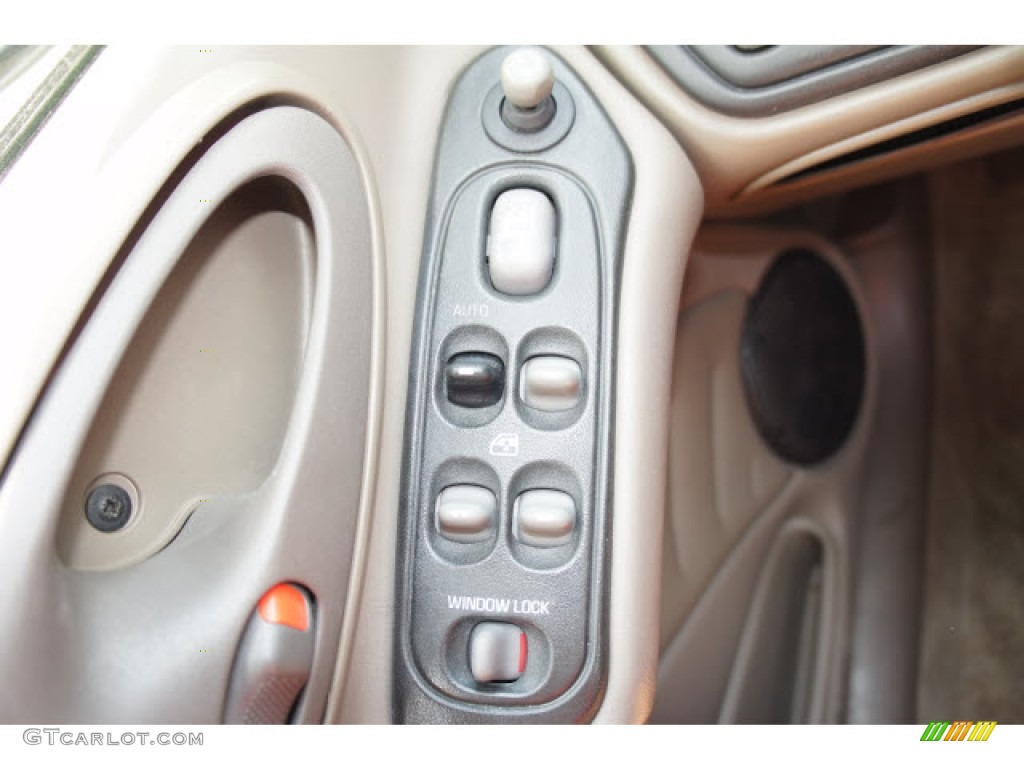 2003 Grand Am SE Sedan - Redfire Metallic / Dark Taupe photo #11