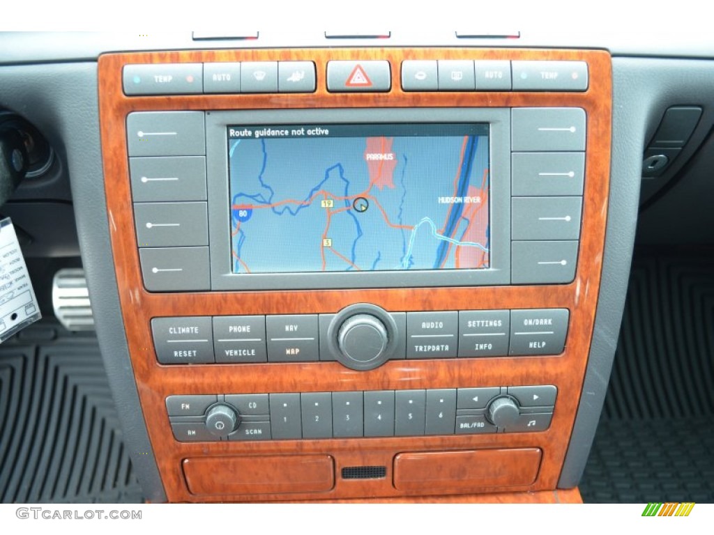 2005 Volkswagen Phaeton V8 4Motion Sedan Controls Photo #84717070