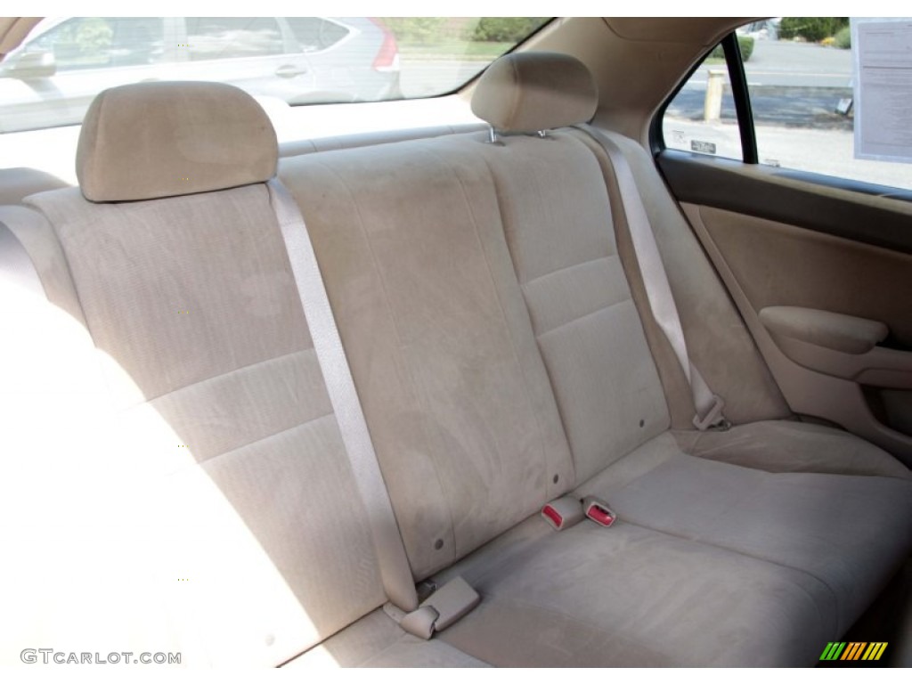 2005 Accord DX Sedan - Taffeta White / Ivory photo #12