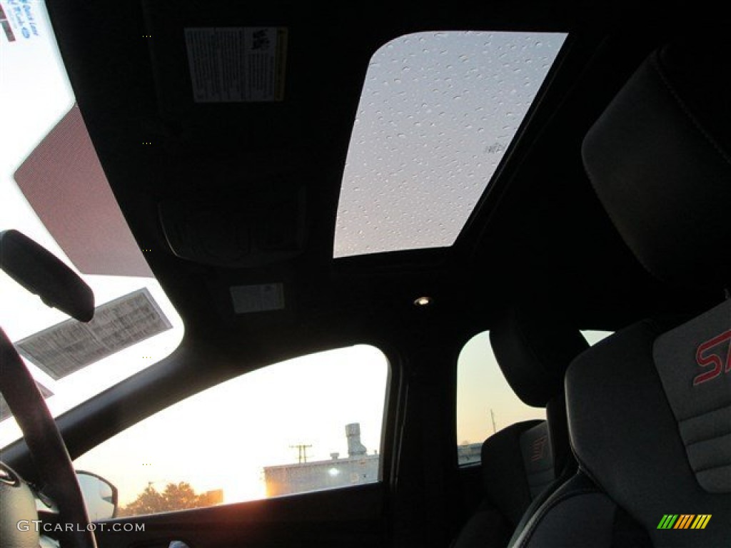 2013 Focus ST Hatchback - Tuxedo Black / ST Smoke Storm Recaro Seats photo #24