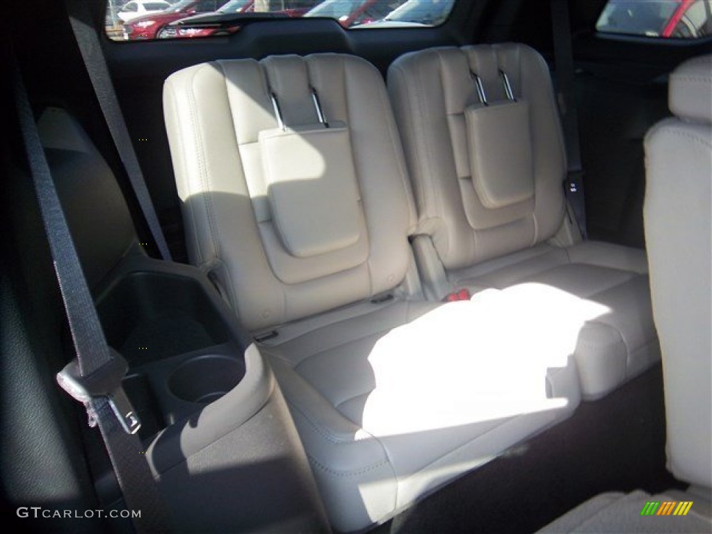 2014 Explorer XLT - Tuxedo Black / Medium Light Stone photo #11
