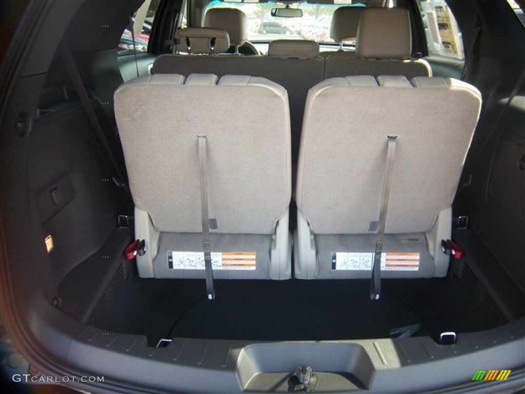 2014 Explorer XLT - Tuxedo Black / Medium Light Stone photo #13