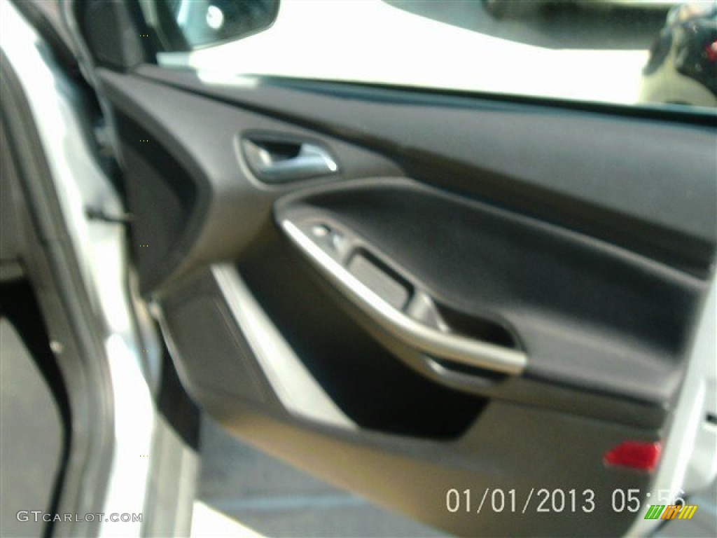 2012 Focus SEL 5-Door - Ingot Silver Metallic / Charcoal Black photo #9