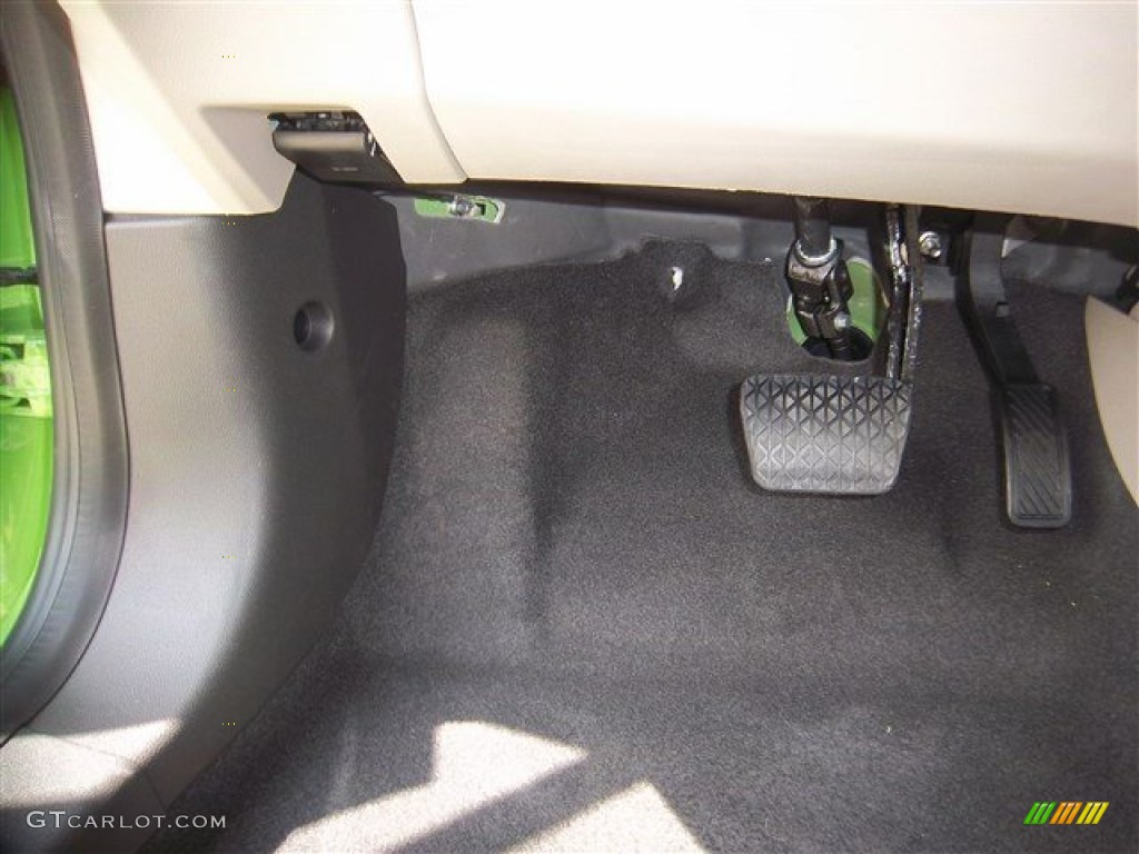 2014 Fiesta SE Hatchback - Green Envy / Medium Light Stone photo #20