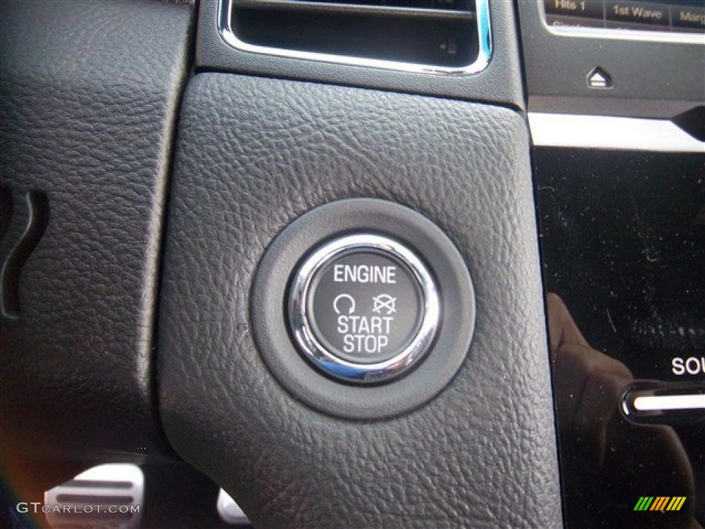 2014 Ford Taurus SHO AWD Controls Photo #84729349