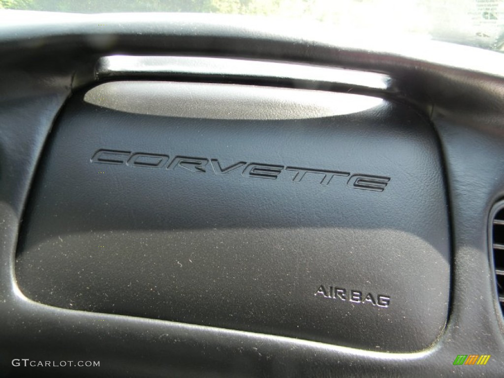 2004 Corvette Coupe - Arctic White / Black photo #30