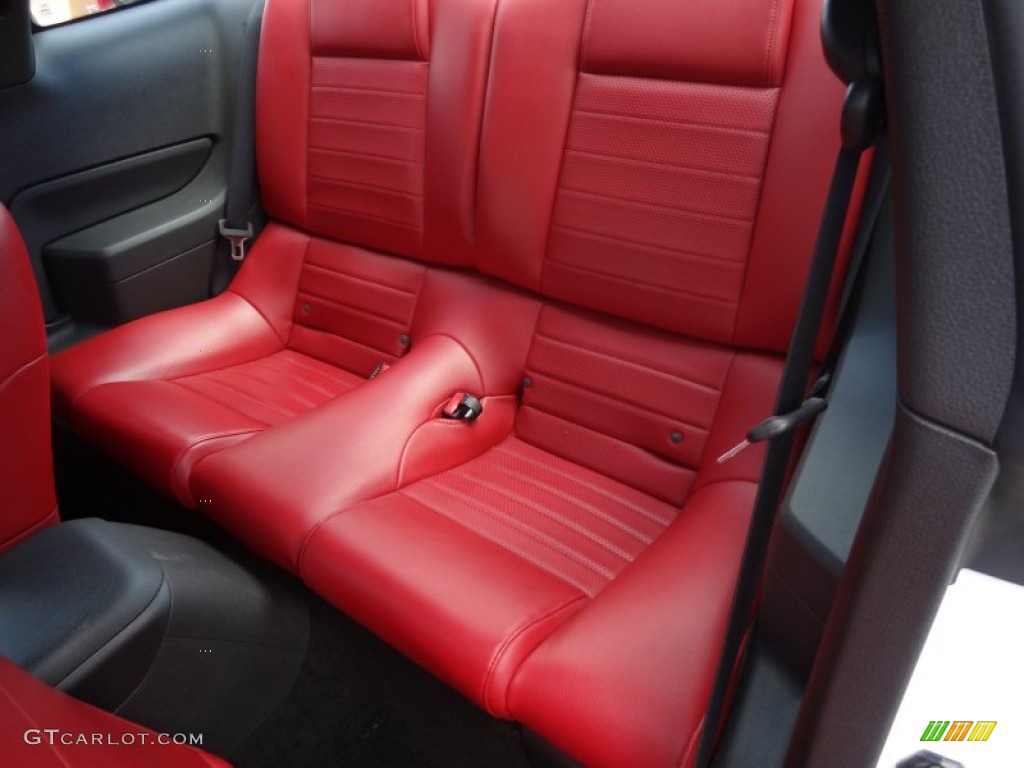 2005 Mustang GT Premium Coupe - Performance White / Red Leather photo #15