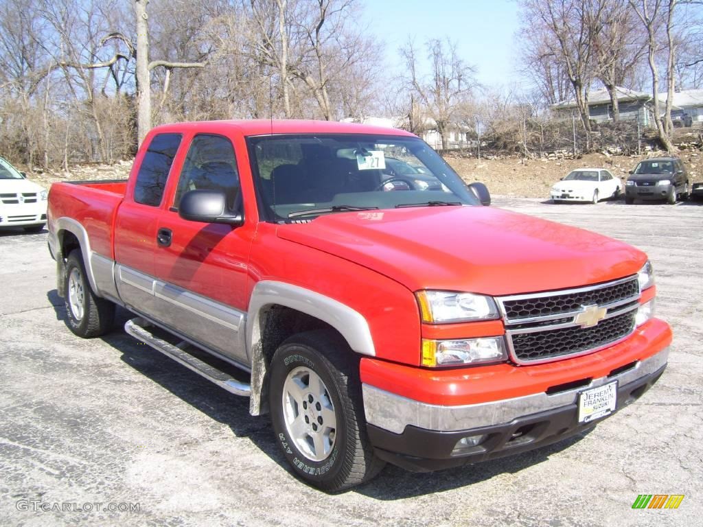 2007 Silverado 1500 Classic LT Extended Cab 4x4 - Victory Red / Dark Charcoal photo #7