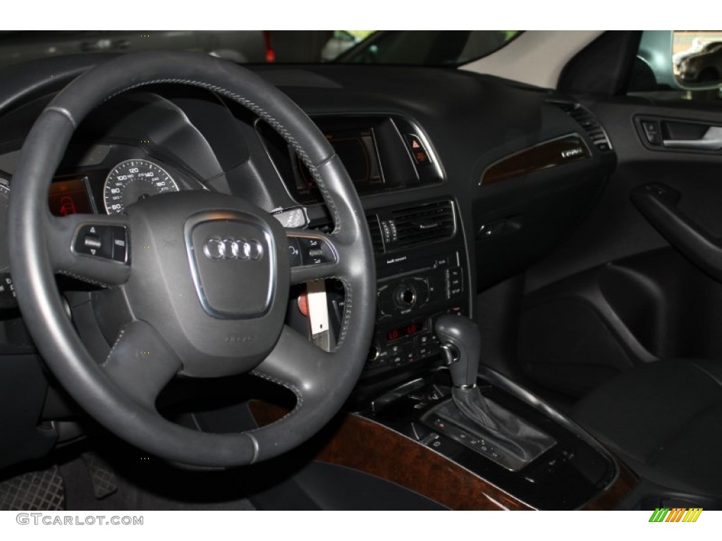 2011 Q5 2.0T quattro - Ice Silver Metallic / Black photo #12