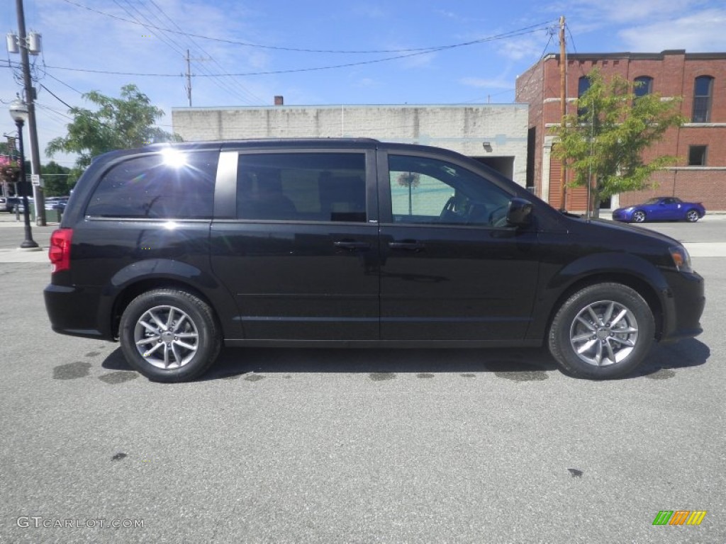 Brilliant Black Crystal Pearl 2014 Dodge Grand Caravan R/T Exterior Photo #84740159
