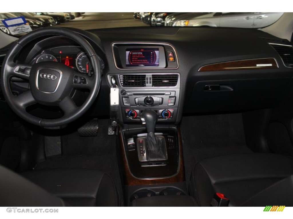 2011 Q5 2.0T quattro - Ice Silver Metallic / Black photo #29