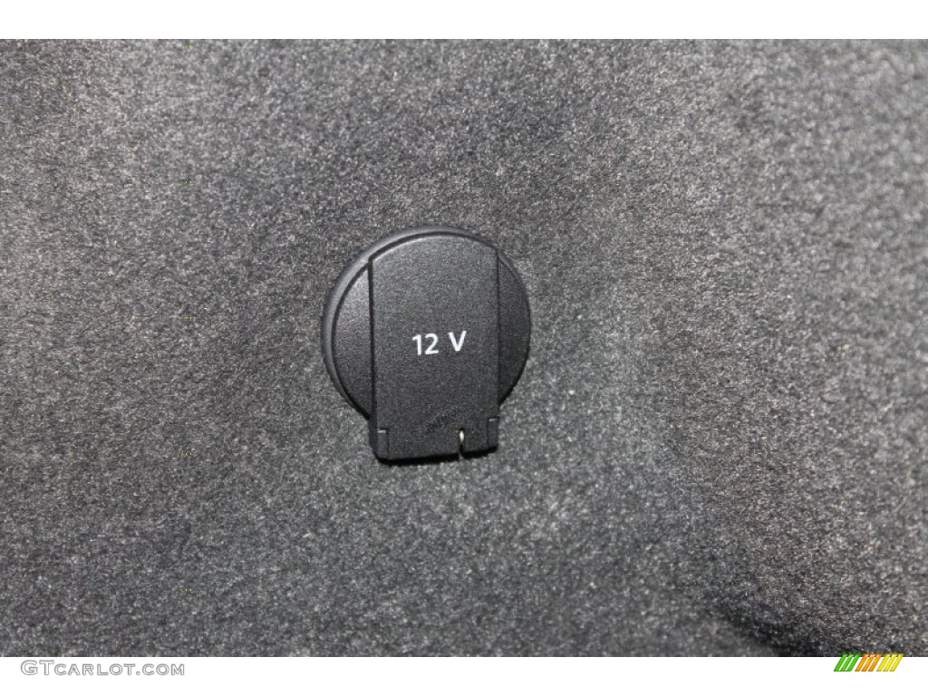 2011 Q5 2.0T quattro - Ice Silver Metallic / Black photo #31