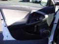 Super White - RAV4 I4 Photo No. 9