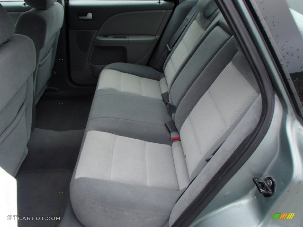 2005 Montego Luxury AWD - Light Tundra Metallic / Shale photo #9