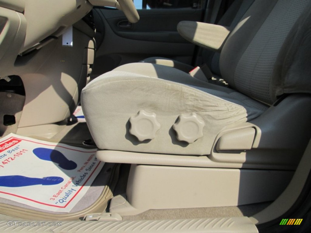 2006 MPV LX - Nordic Green Mica / Beige photo #11