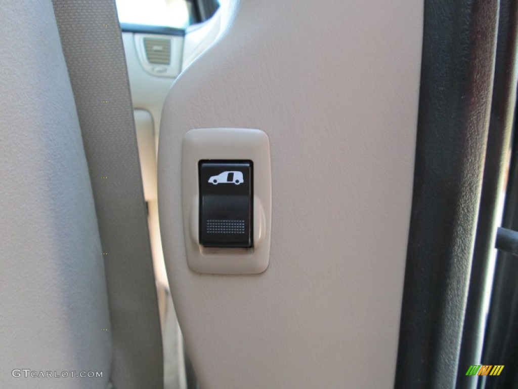 2006 MPV LX - Nordic Green Mica / Beige photo #18