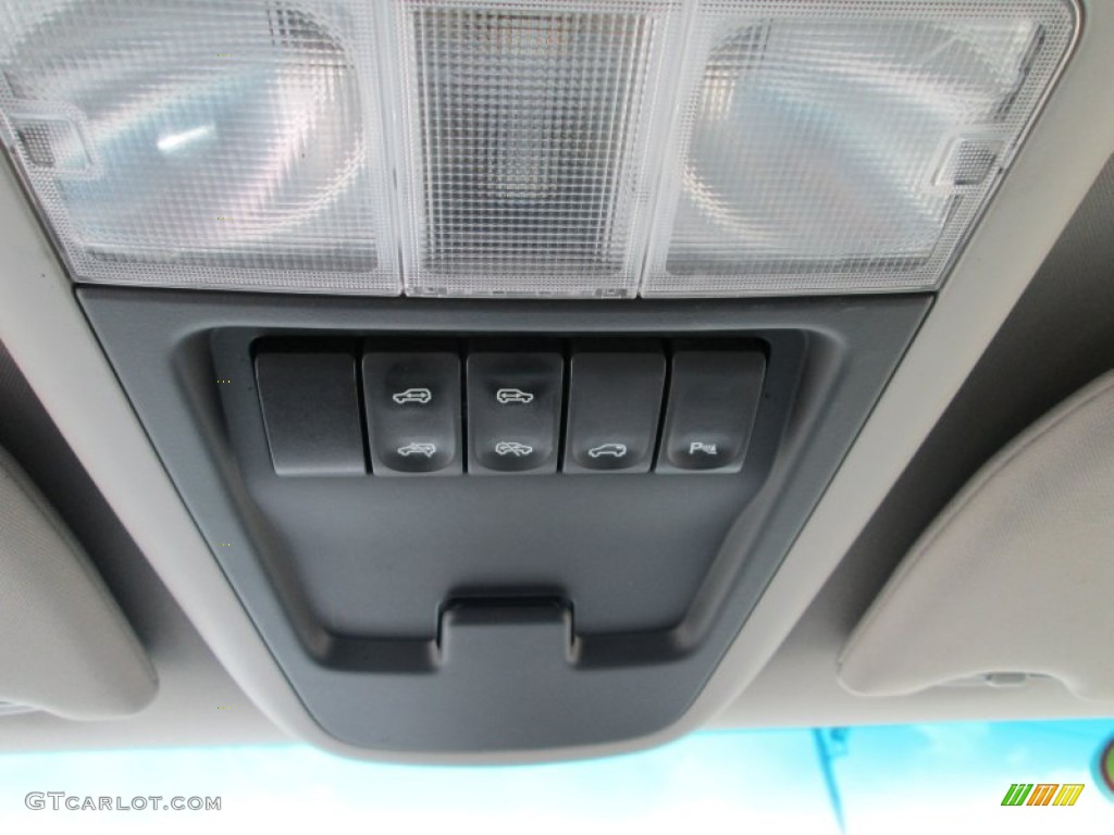2006 MPV LX - Nordic Green Mica / Beige photo #29