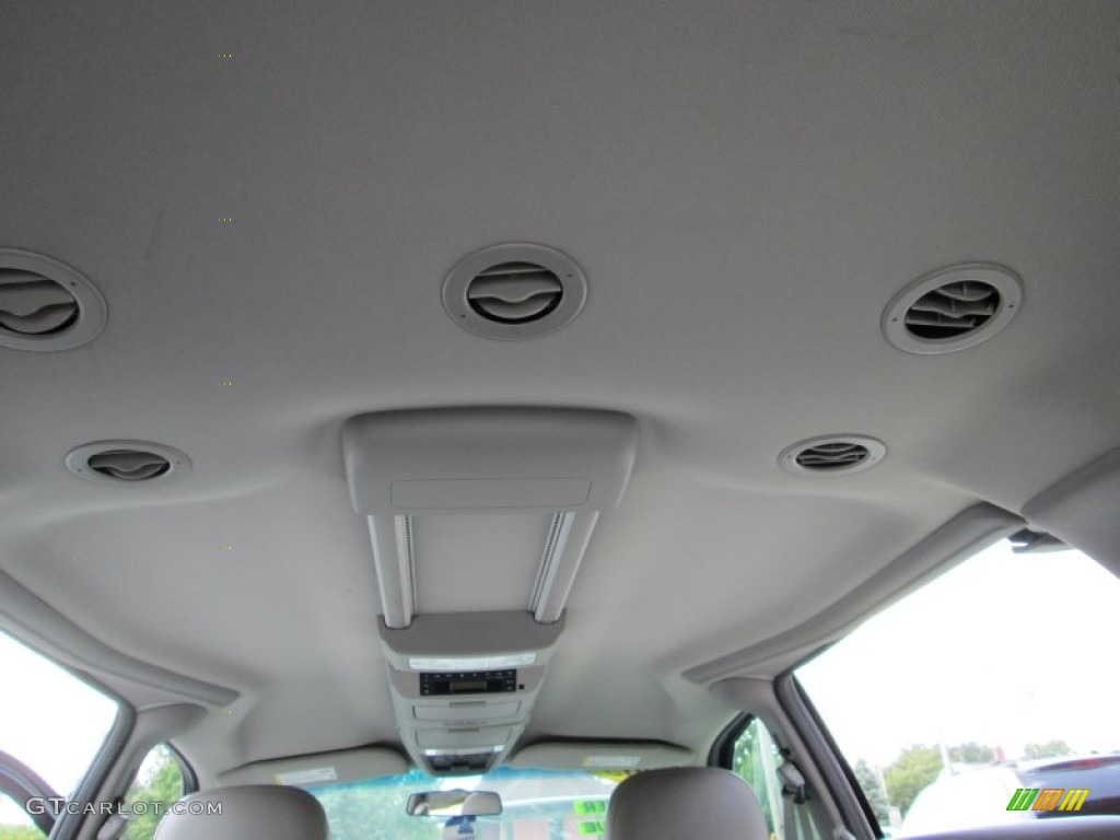 2006 MPV LX - Nordic Green Mica / Beige photo #39