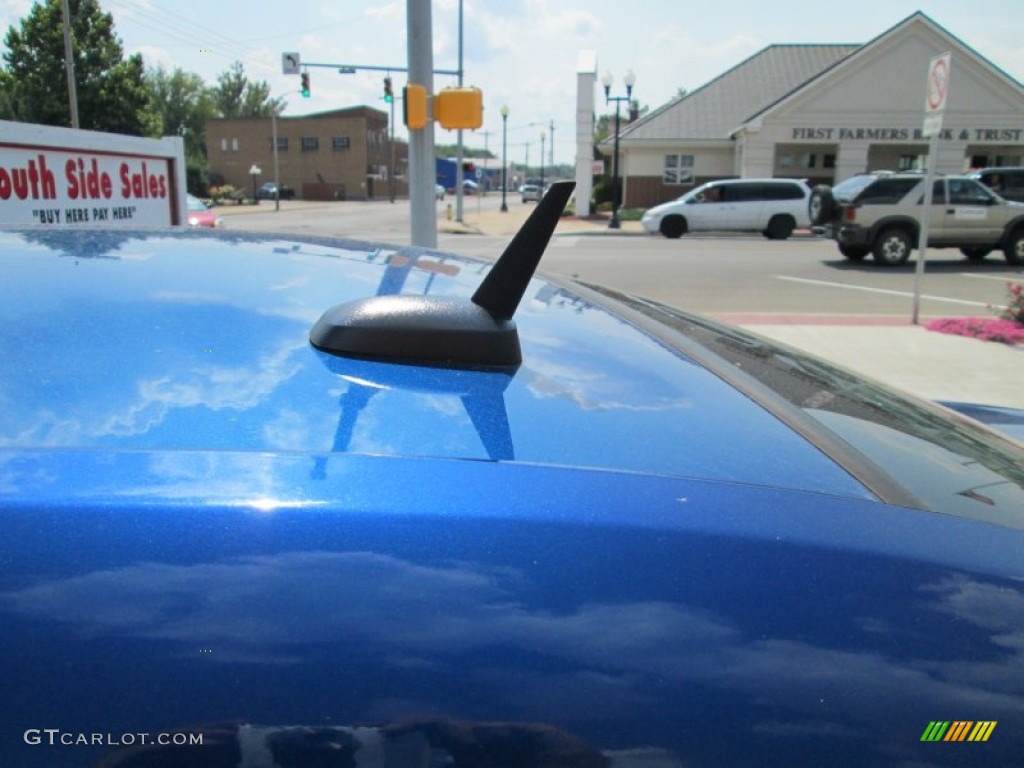2006 ION 2 Sedan - Laser Blue / Gray photo #5