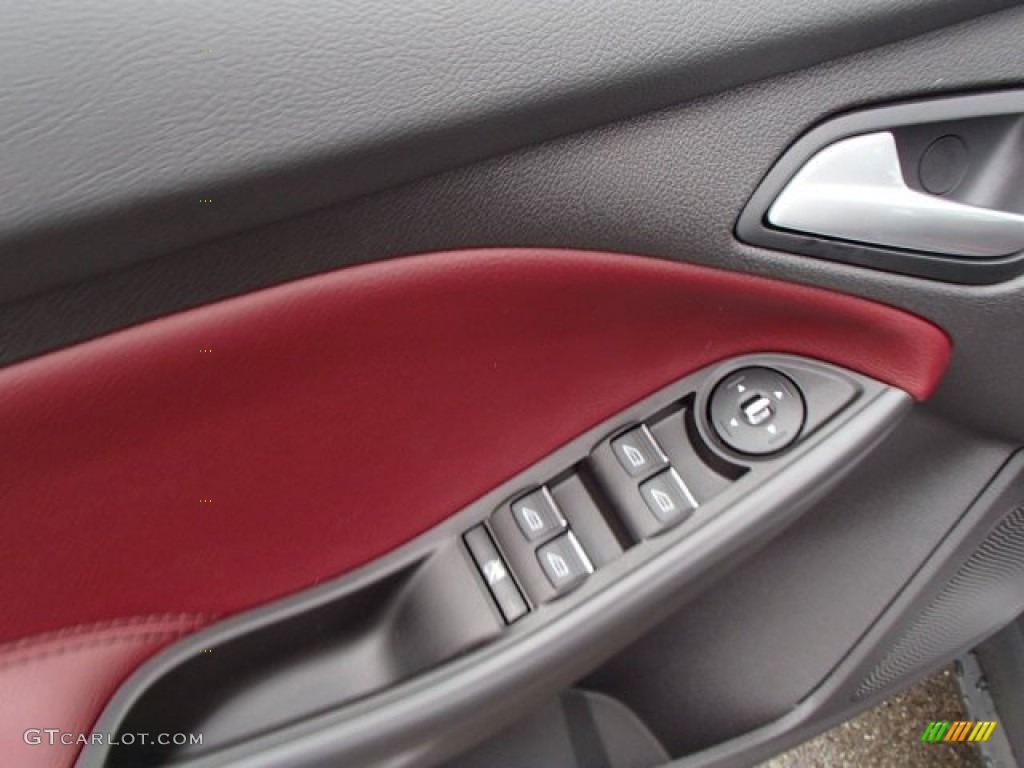 2014 Ford Focus Titanium Hatchback Controls Photo #84752216