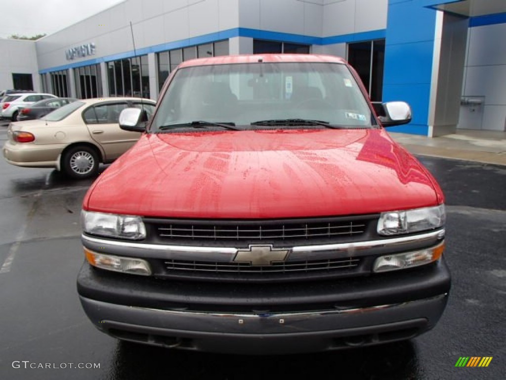 2002 Silverado 1500 LS Extended Cab 4x4 - Victory Red / Graphite Gray photo #2