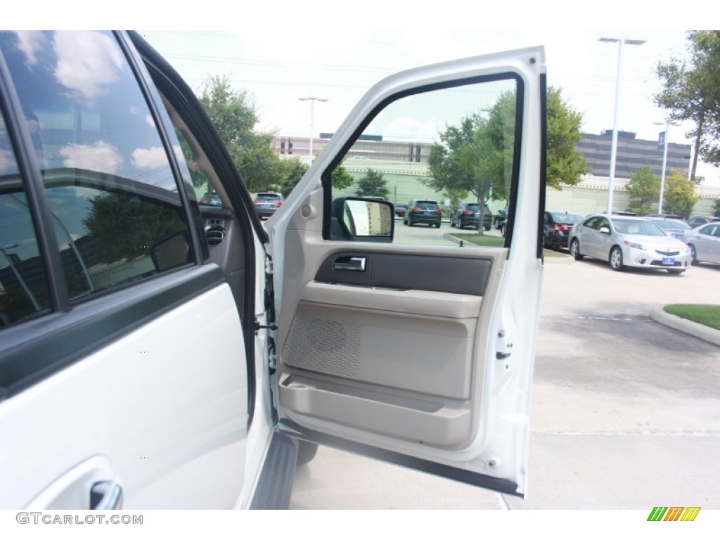 2008 Expedition EL XLT - Oxford White / Camel photo #17