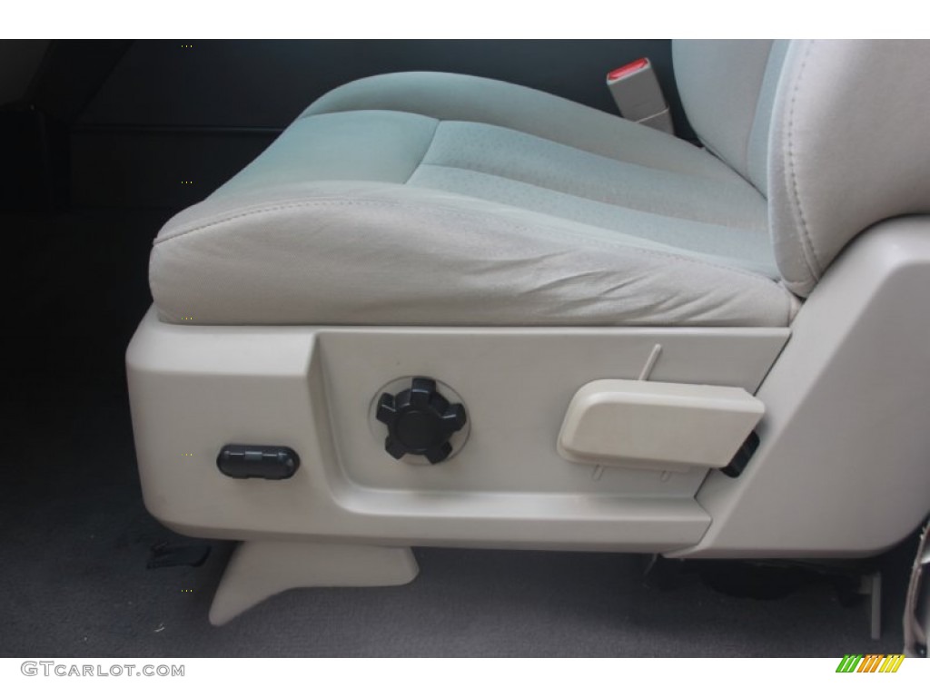 2008 Expedition EL XLT - Oxford White / Camel photo #20