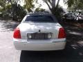 2003 White Pearl Lincoln Town Car Signature  photo #2