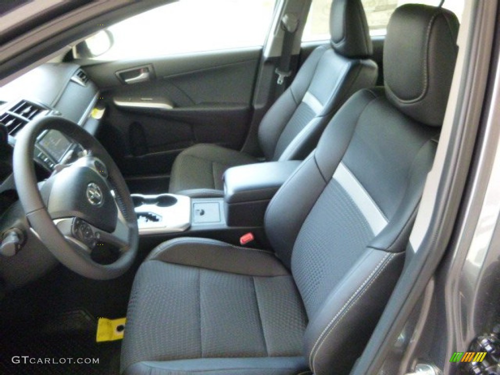2013 Camry SE - Magnetic Gray Metallic / Black photo #13