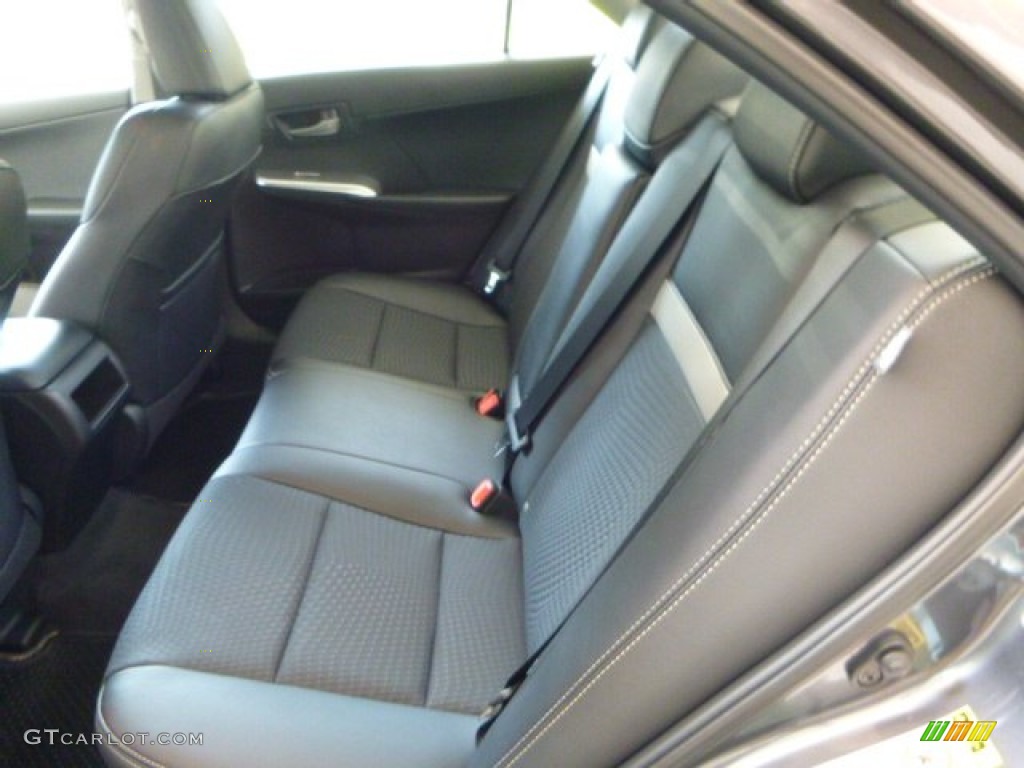 2013 Camry SE - Magnetic Gray Metallic / Black photo #14