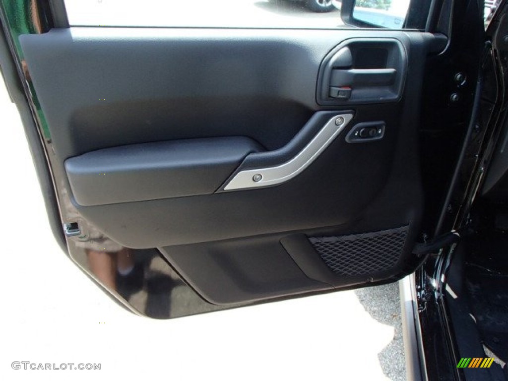 2014 Jeep Wrangler Rubicon 4x4 Black Door Panel Photo #84768038