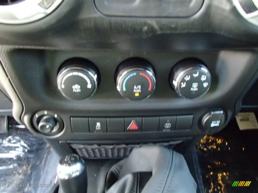 2014 Jeep Wrangler Rubicon 4x4 Controls Photo #84768101
