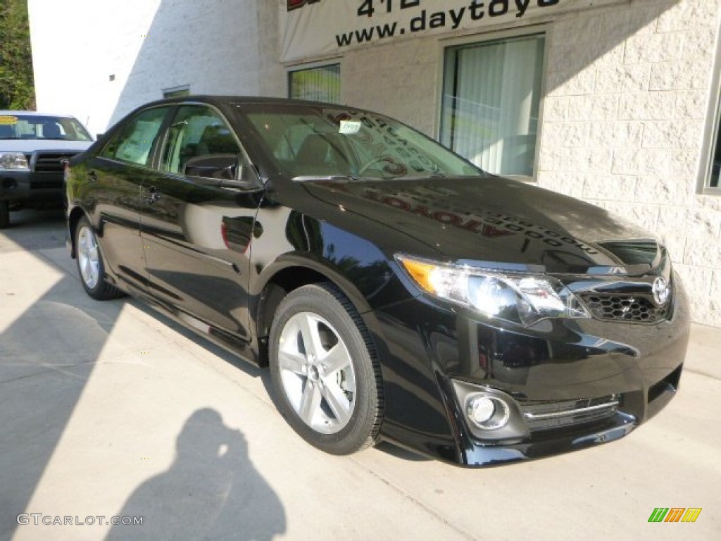 2014 Camry SE - Attitude Black Metallic / Black photo #1