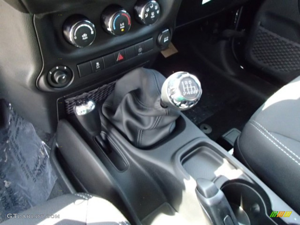 2014 Jeep Wrangler Rubicon 4x4 6 Speed Manual Transmission Photo #84768128
