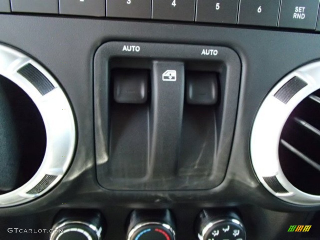 2014 Jeep Wrangler Rubicon 4x4 Controls Photo #84768149