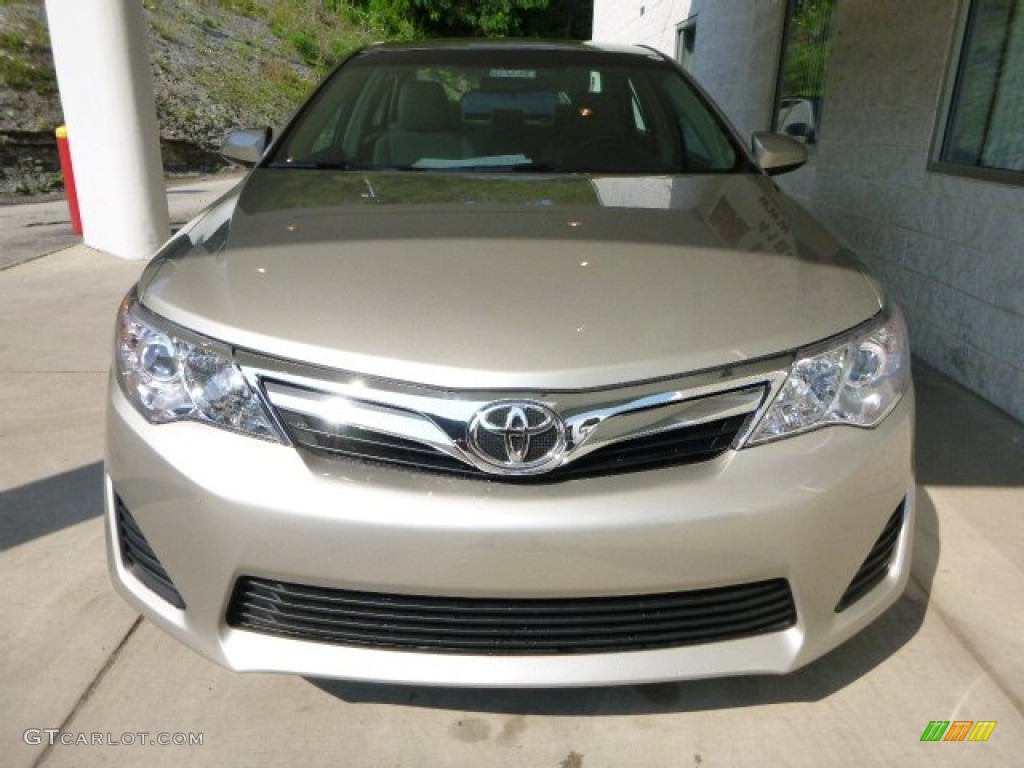 2013 Camry LE - Champagne Mica / Ivory photo #7